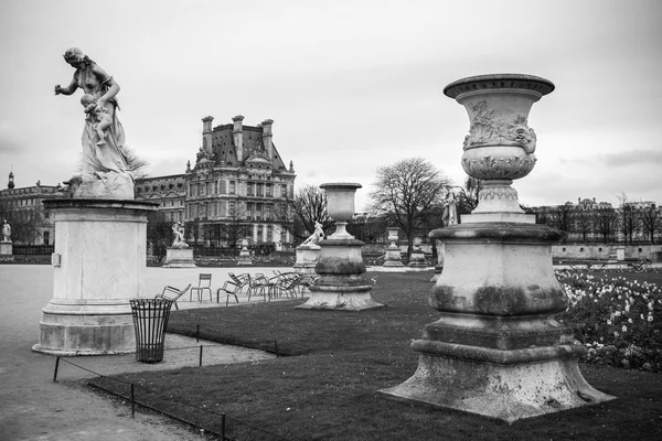 Paris, France: Tuileriák kertje, Párizs, Franciaország. A Tuileries kert — Stock Fotó