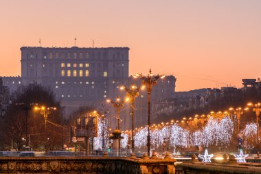 Bucharest, Romanya-26 Aralık: Piata Unirii, Parlamento Sarayı