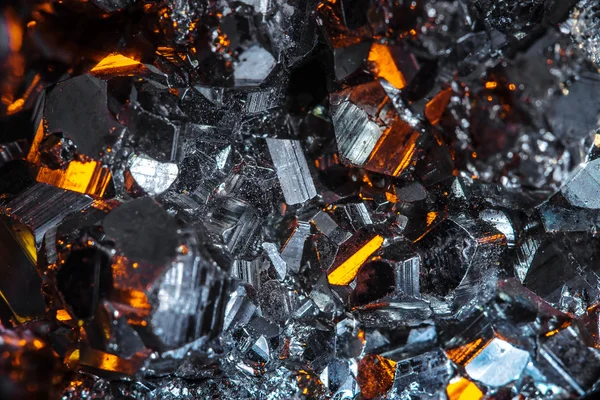Cristales de pirita crudos —  Fotos de Stock
