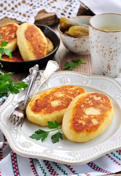 Potato cakes with stewed cabbage — Stock Photo, Image
