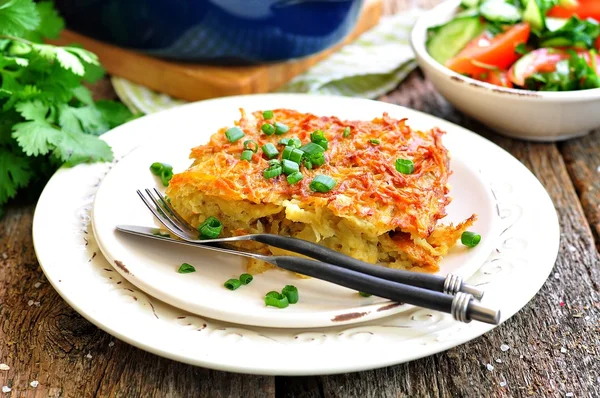 Kartoffelkugel-Auflauf. Jüdische Küche. — Stockfoto