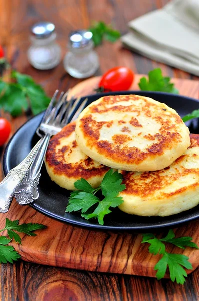 Potatisbullar med kött och lök — Stockfoto