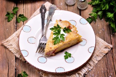 pastırma, soğan ve peynir, patates güveç pişmiş çok Ocak, Hayır.