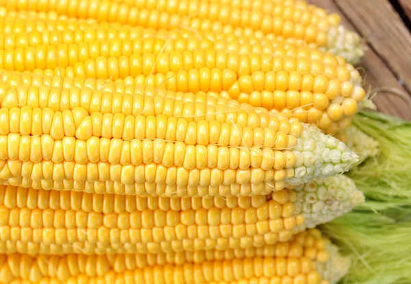 Organic yellow corn. Background. selective focus. — Stock Photo, Image