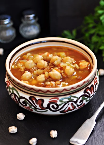 Sopa de harira marroquí en cuencos tradicionales — Foto de Stock