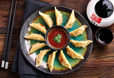 Chili soslu kızarmış Asya wonton(dumpling)