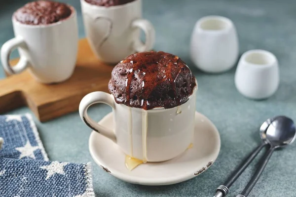 Mugcake Chocolat Cuit Micro Ondes Avec Miel — Photo