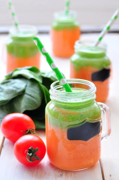 健康的蔬菜果汁和果汁 — 图库照片