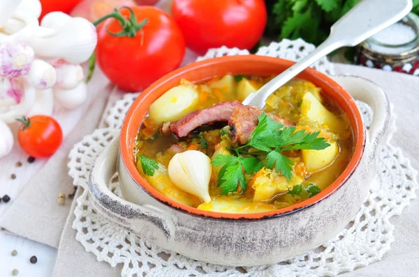 Sopa de verduras con costillas de cerdo ahumadas —  Fotos de Stock