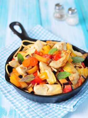 ENGİNARLI vejetaryen makarna, sebze domates sosu