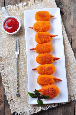 zeytinyağlı domates soslu kızarmış Yengeç pençeleri