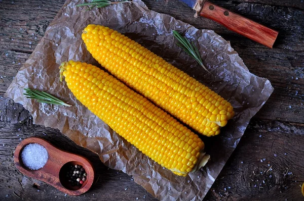 Boiled corn with herbs, salt and spices — Stock Photo, Image