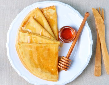 Akçaağaç şurubu veya bal ile ev yapımı kek