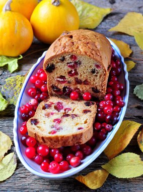 Taze ve kurutulmuş cranberries ile kabak kekler