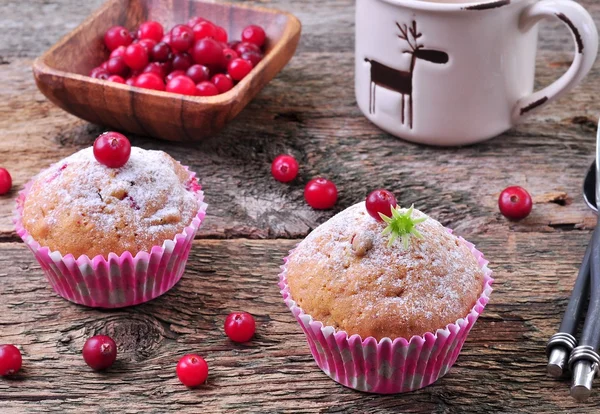 Muffins maison aux canneberges fraîches et séchées — Photo