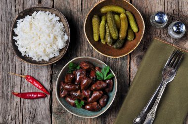 kalp Tavuk yahni beyaz şarap, soya sosu, sarımsak, biber ve maydanoz