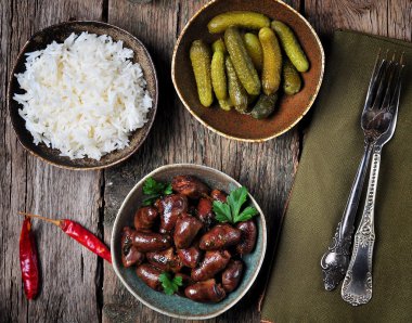 kalp Tavuk yahni beyaz şarap, soya sosu, sarımsak, biber ve maydanoz