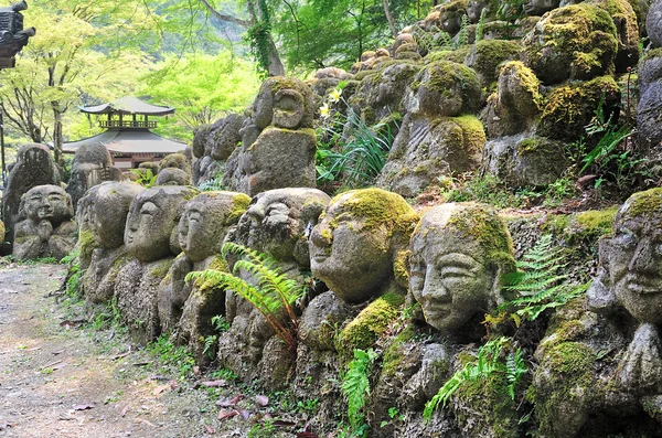Carved stone figures of Rakan at Otagi nenbutsu-ji Temple in Ara — Stock Photo, Image
