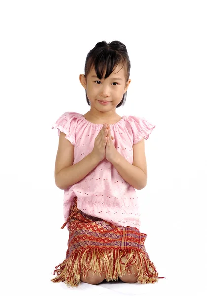 Asiático pequeño niño pagar respeto en tailandés traje estilo — Foto de Stock