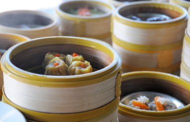 Çin bambu sepet içinde Dim Sum akış