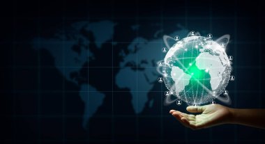 Yeni küresel iş bağlantısı kavramı. Dünya yörüngesindeki insanları birbirine bağlayan küresel bağlantıyı yöneten iş adamı. Dünya haritası ve insan geçmişi. Dünya haritası illüstrasyonu.