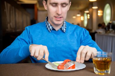 Kahvaltıda Sosisli Sebzeler