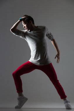 Hip-hop dansçısı adam