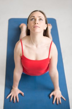 Yoga kapalı: Köpek poz yukarı bakacak şekilde