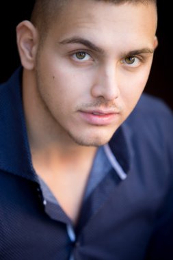 Portre çekici adam portresi 