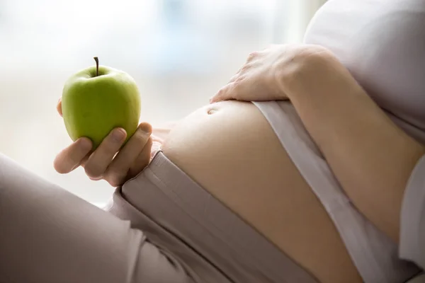 Conceito de nutrição pré-natal — Fotografia de Stock