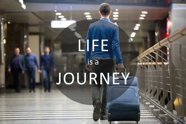 Traveler image with motivational phrase "Life is a Journey" — Stock Photo, Image