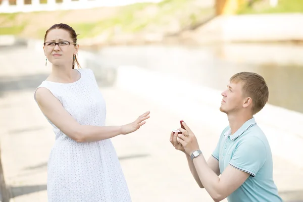 A woman refusing her boyfriend to marry after being proposed — Stock Photo, Image