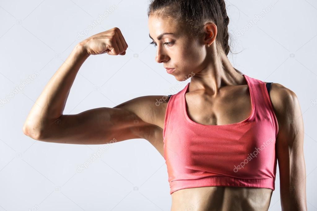 Fitness-Mädchen Mit Muskeln Fitness-Mädchen Mit Muskeln