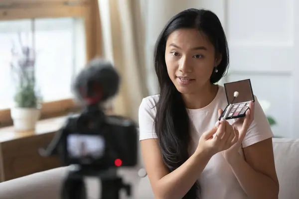 Close up young Asian woman vlogger shooting cosmetics review video — Stock Photo, Image