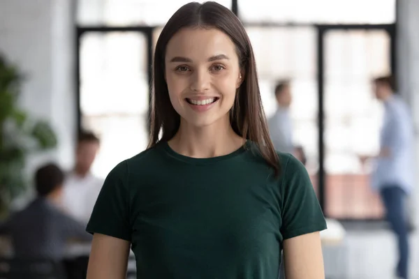 Portrait of happy woman employee proud of being staff member — Stock Photo, Image