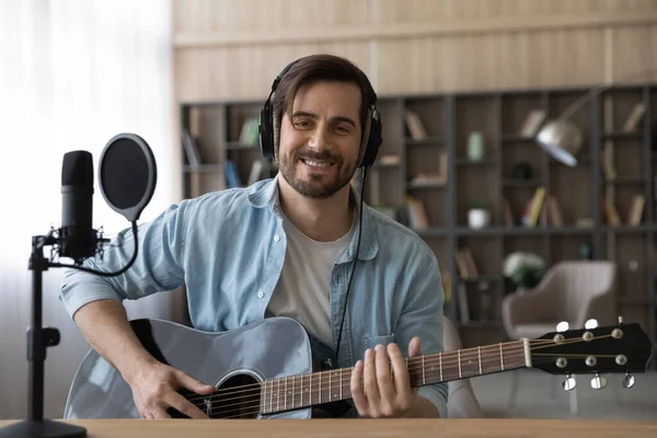 Portrait of happy male singer record new song — Stock Photo, Image