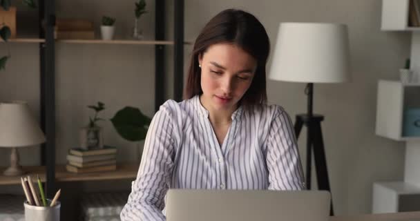 Happy millennial beautiful woman finishing computer work. — Stock Video