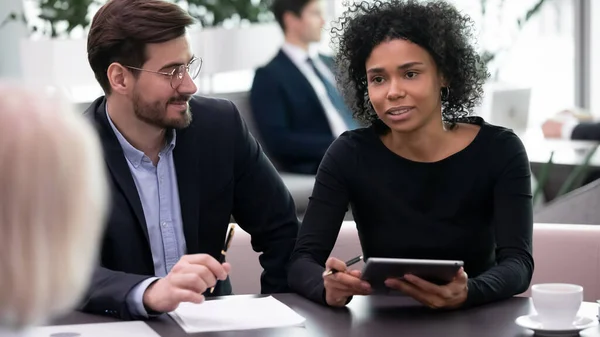 Multiethnic businesspeople have meeting with clients in office — Stock Photo, Image