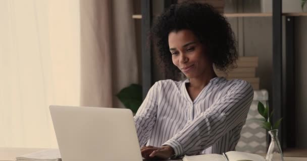 Successful businesswoman accomplish working day relaxing lean on chair — Stock Video