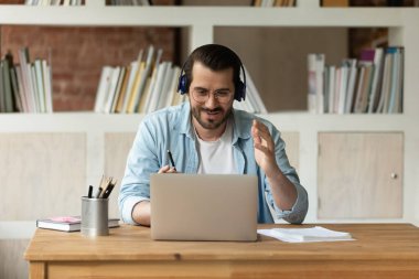 Yeni jenerasyonun kutlu olsun. Görüntülü arama toplantısı..