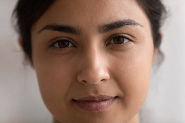 Genç Hintli kadın portresi