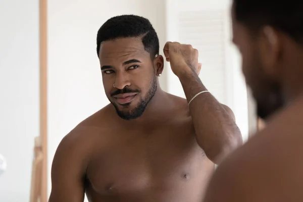 Handsome young mixed race Black man with bare muscular torso — Stock Photo, Image