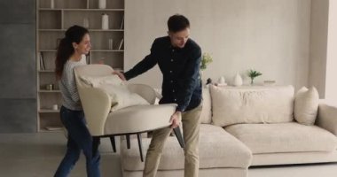 Mutlu, genç bir çift, tadilatta..