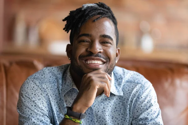 Head shot portrait of happy Black mixed race hipster guy — Stock Photo, Image
