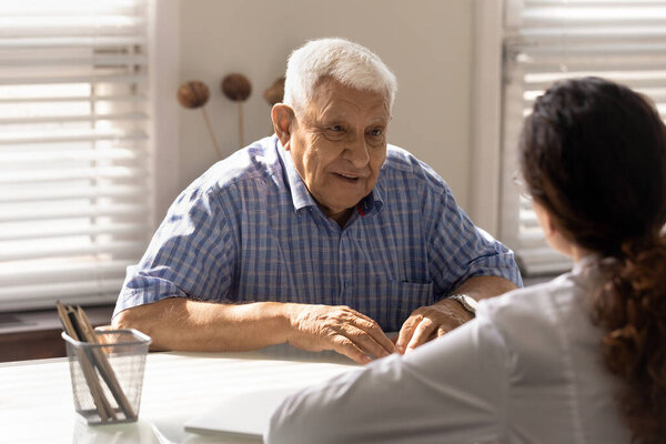 Позитивный врач-консультант 80-х годов