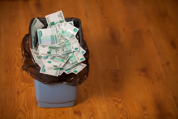 Rubles in trash bin — Stock Photo, Image