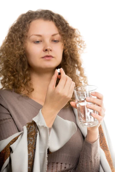 Menina está tomando pílulas close-up — Fotografia de Stock