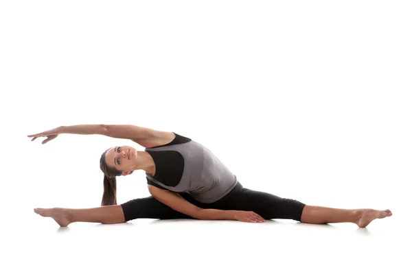 Poza upavishta konasana — Zdjęcie stockowe