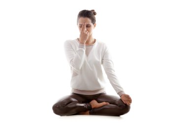 Yoga pratik nadi shodhana pranayama