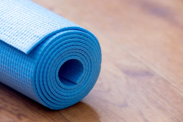 Esterilla de yoga azul laminado —  Fotos de Stock
